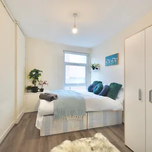  Apartment Curve